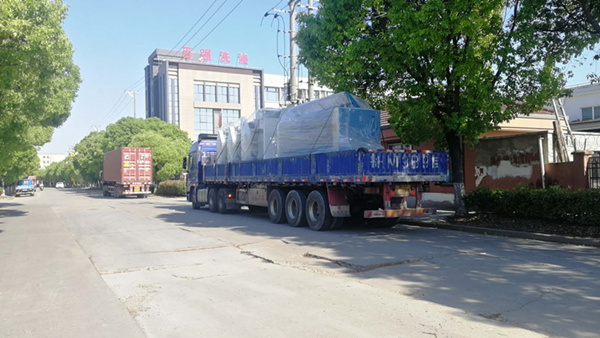百強洗滌設備今日分別出口韓國 發貨江西